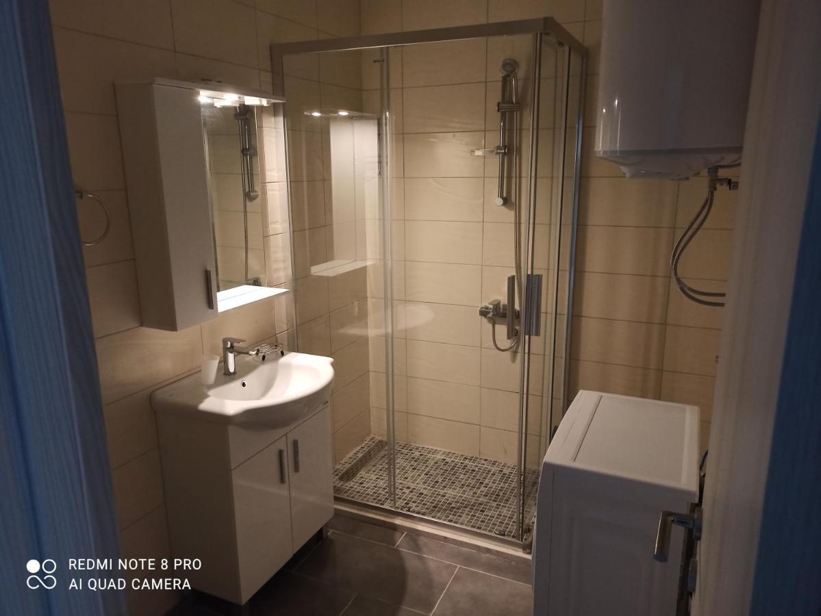 Ata Apartmani. Petrovac Ngoại thất bức ảnh
