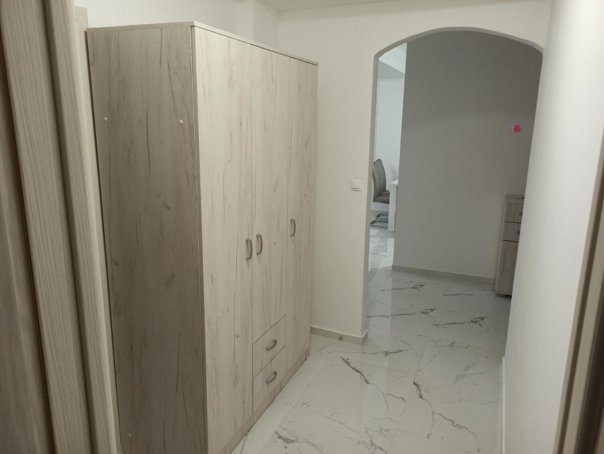 Ata Apartmani. Petrovac Ngoại thất bức ảnh