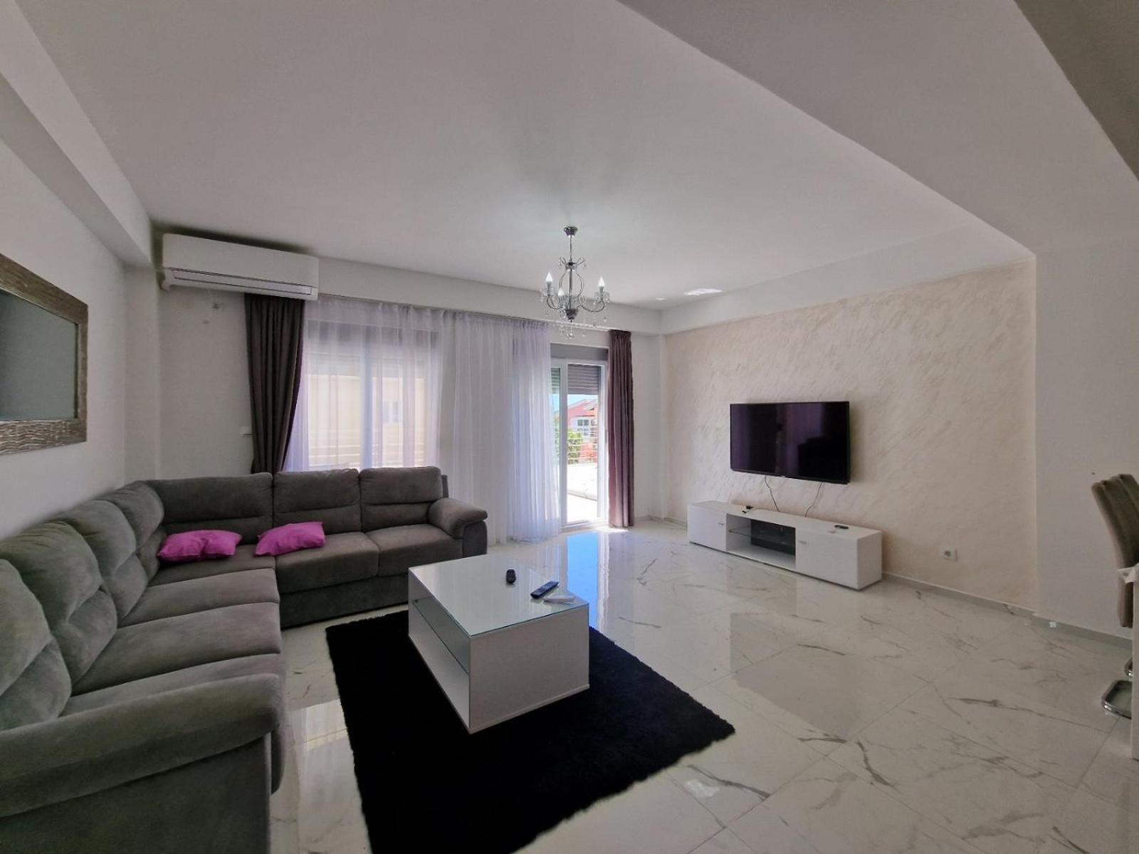 Ata Apartmani. Petrovac Ngoại thất bức ảnh
